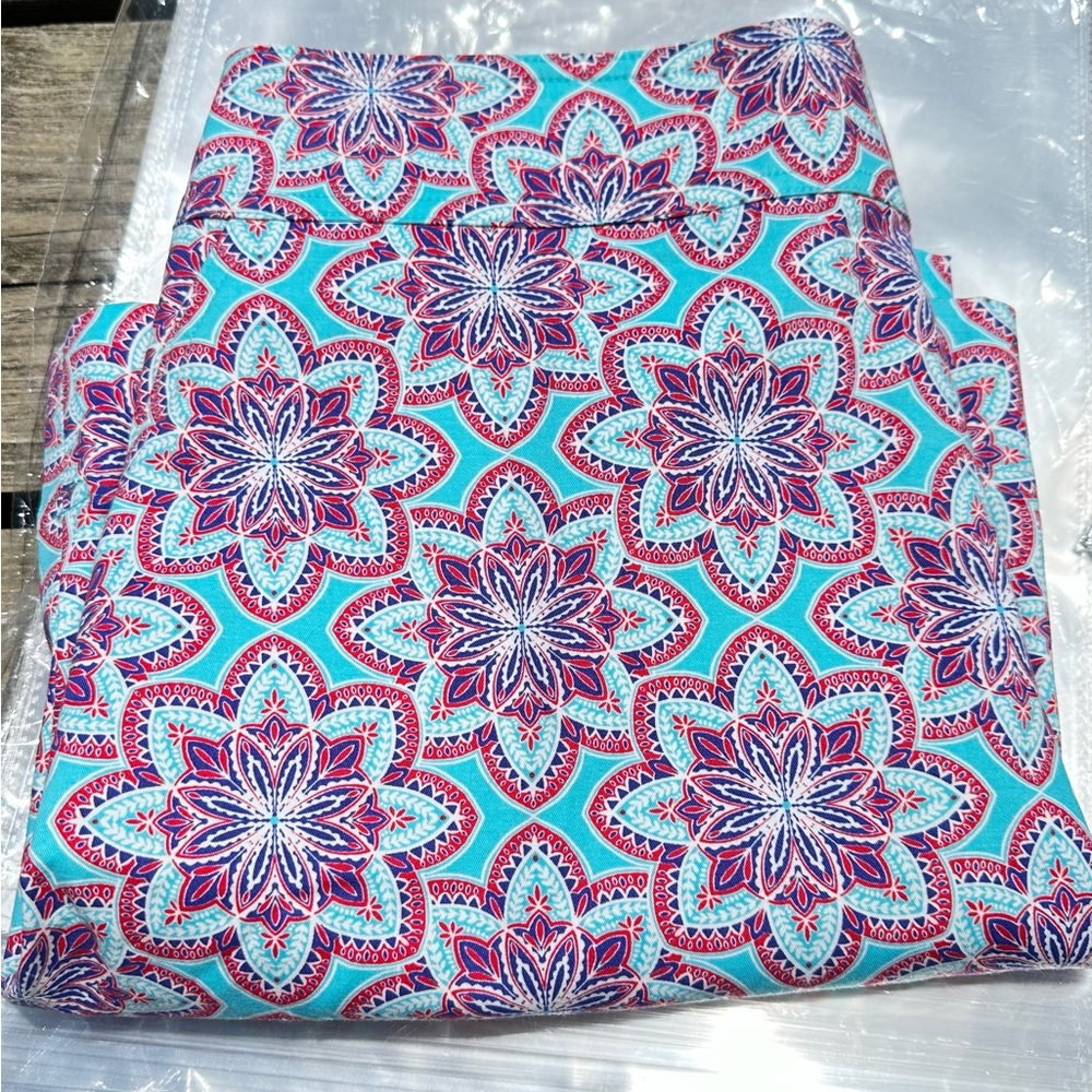 🌸Talbots Floral Mandala Skirt with pockets - 8 Petite